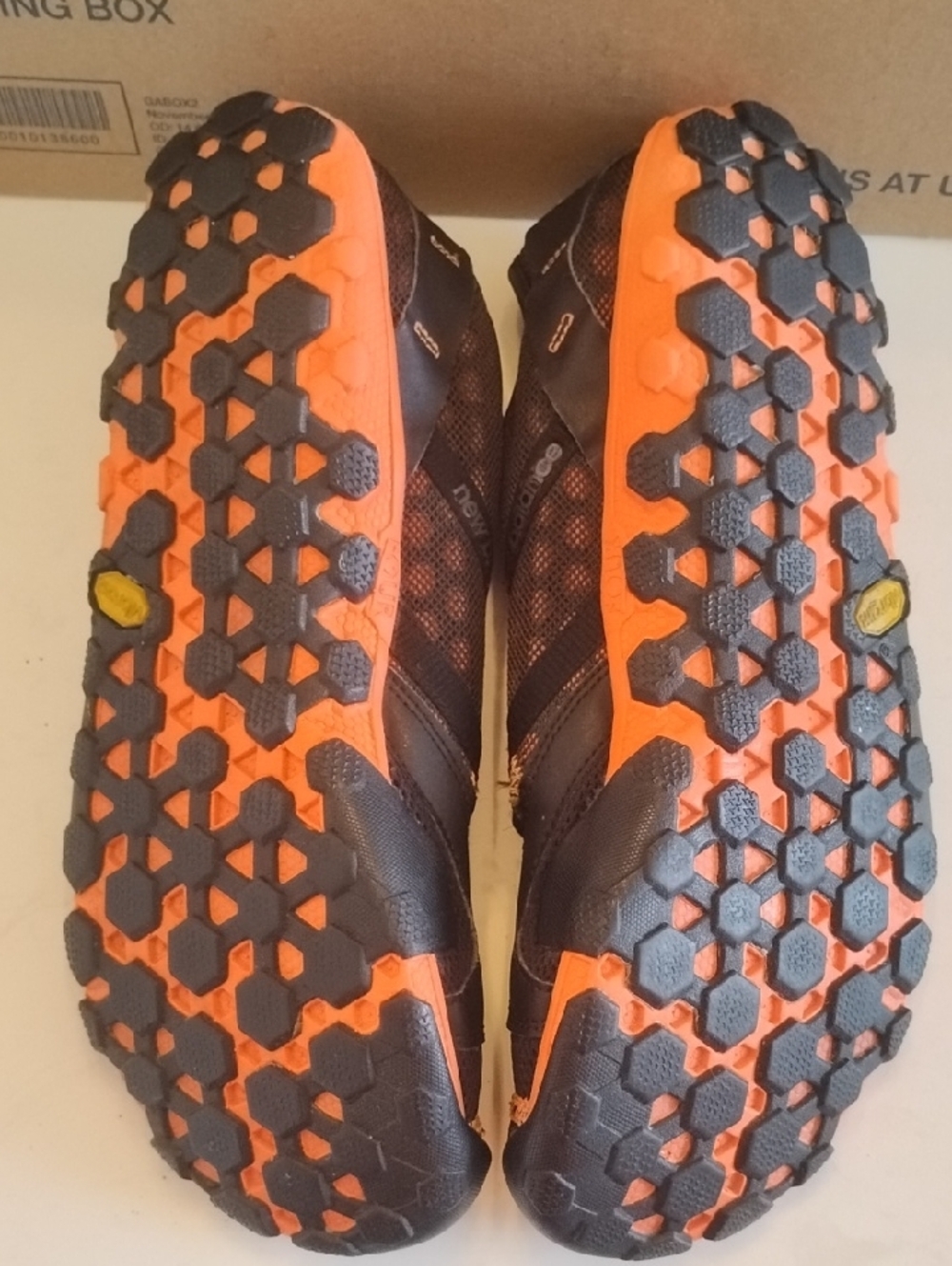 New Balance Minimus Trail Shoes Mens 11 Vibram Black Orange Lightweight - Picture 3 of 14